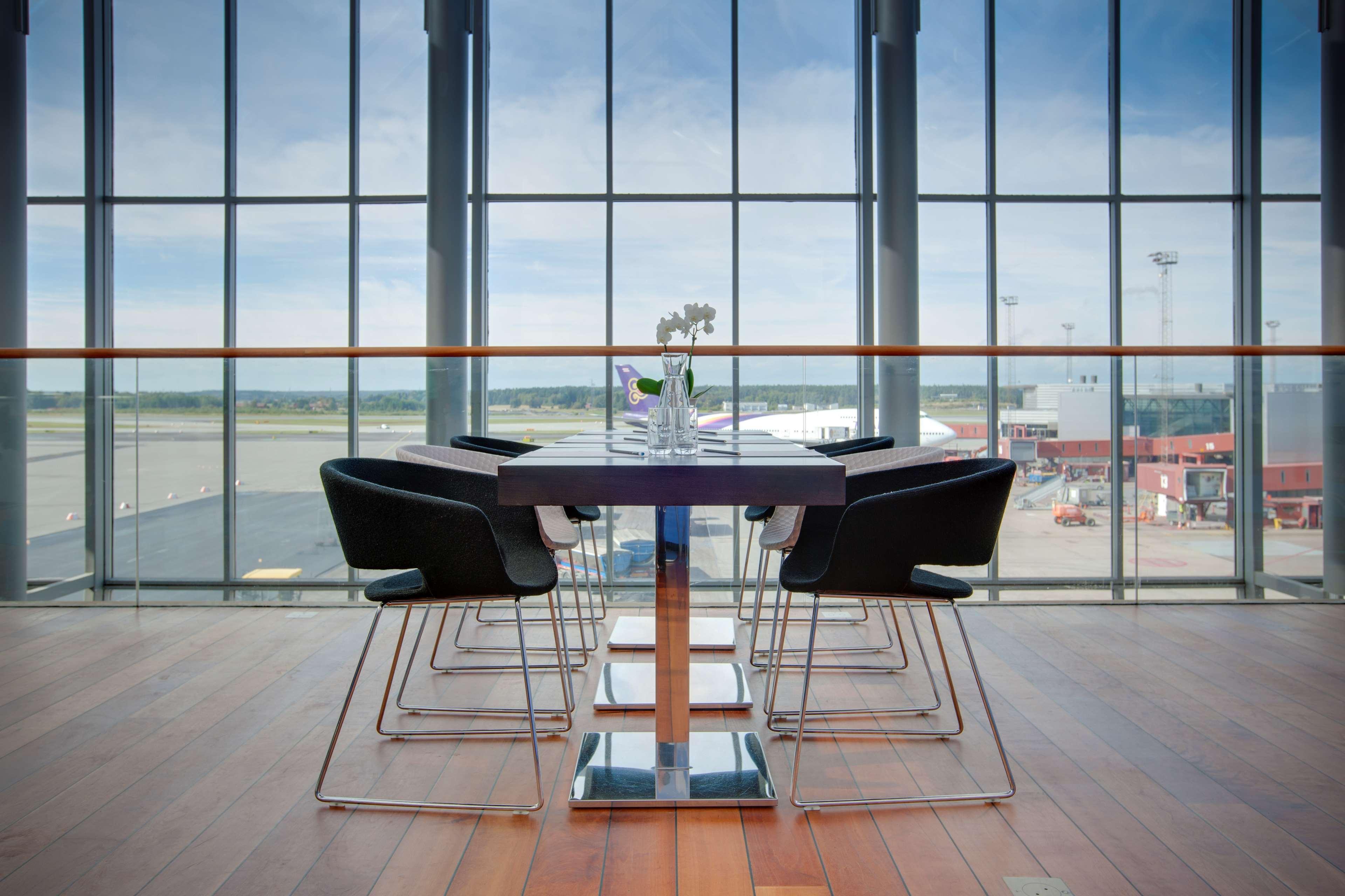 Radisson Blu Airport Terminal Hotel Arlanda Exterior photo The airport's lounge