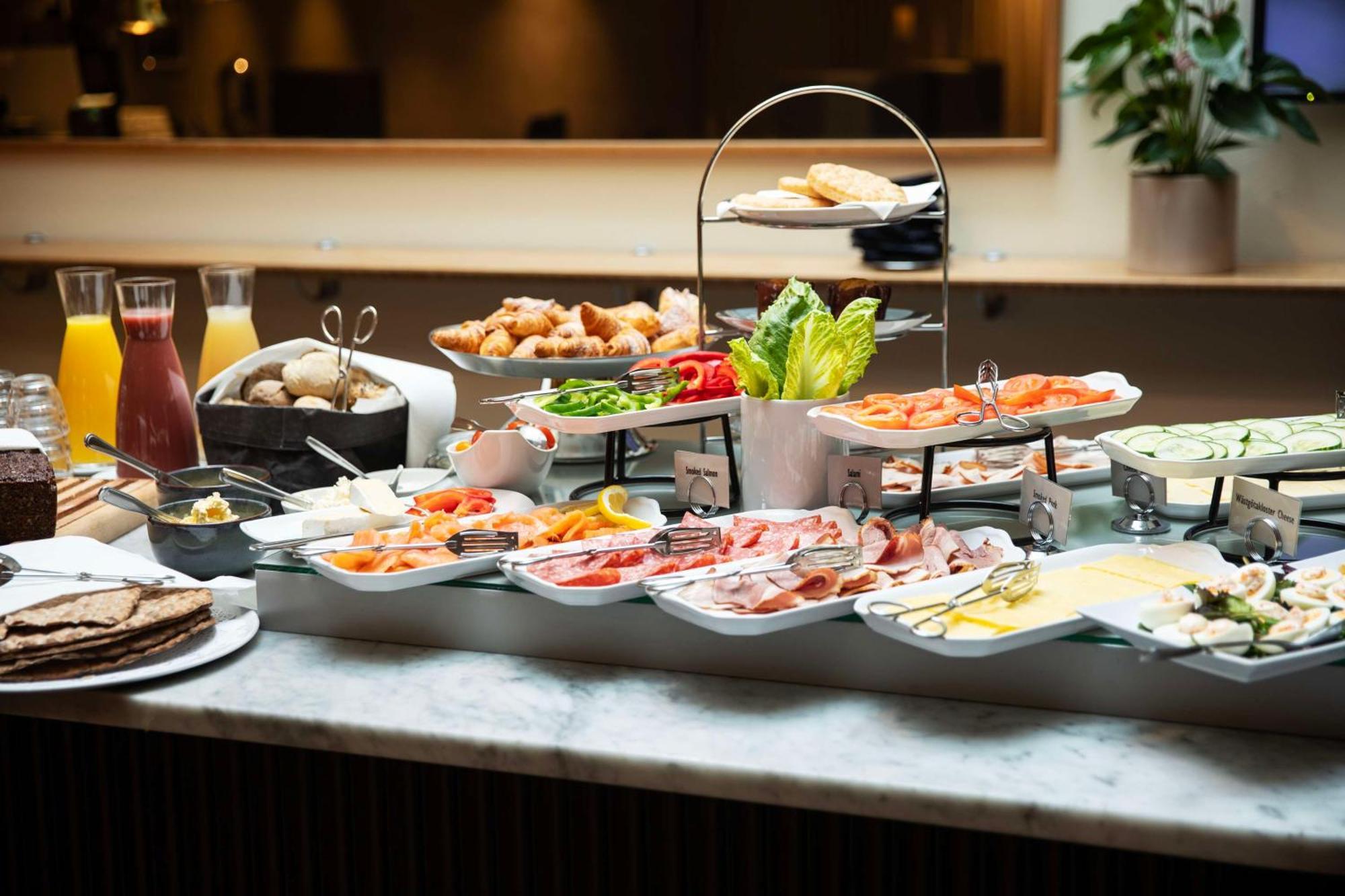 Radisson Blu Airport Terminal Hotel Arlanda Exterior photo Breakfast buffet at the hotel