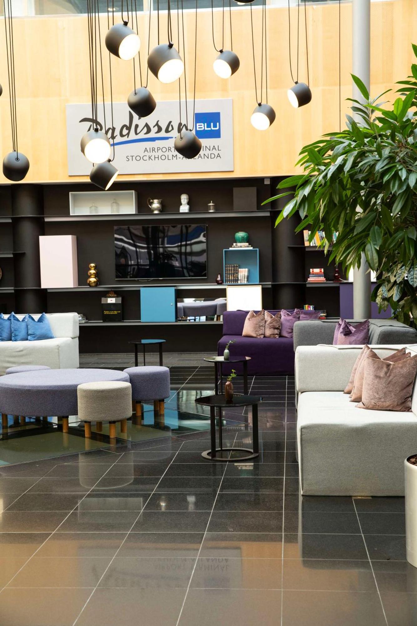 Radisson Blu Airport Terminal Hotel Arlanda Exterior photo Reception area