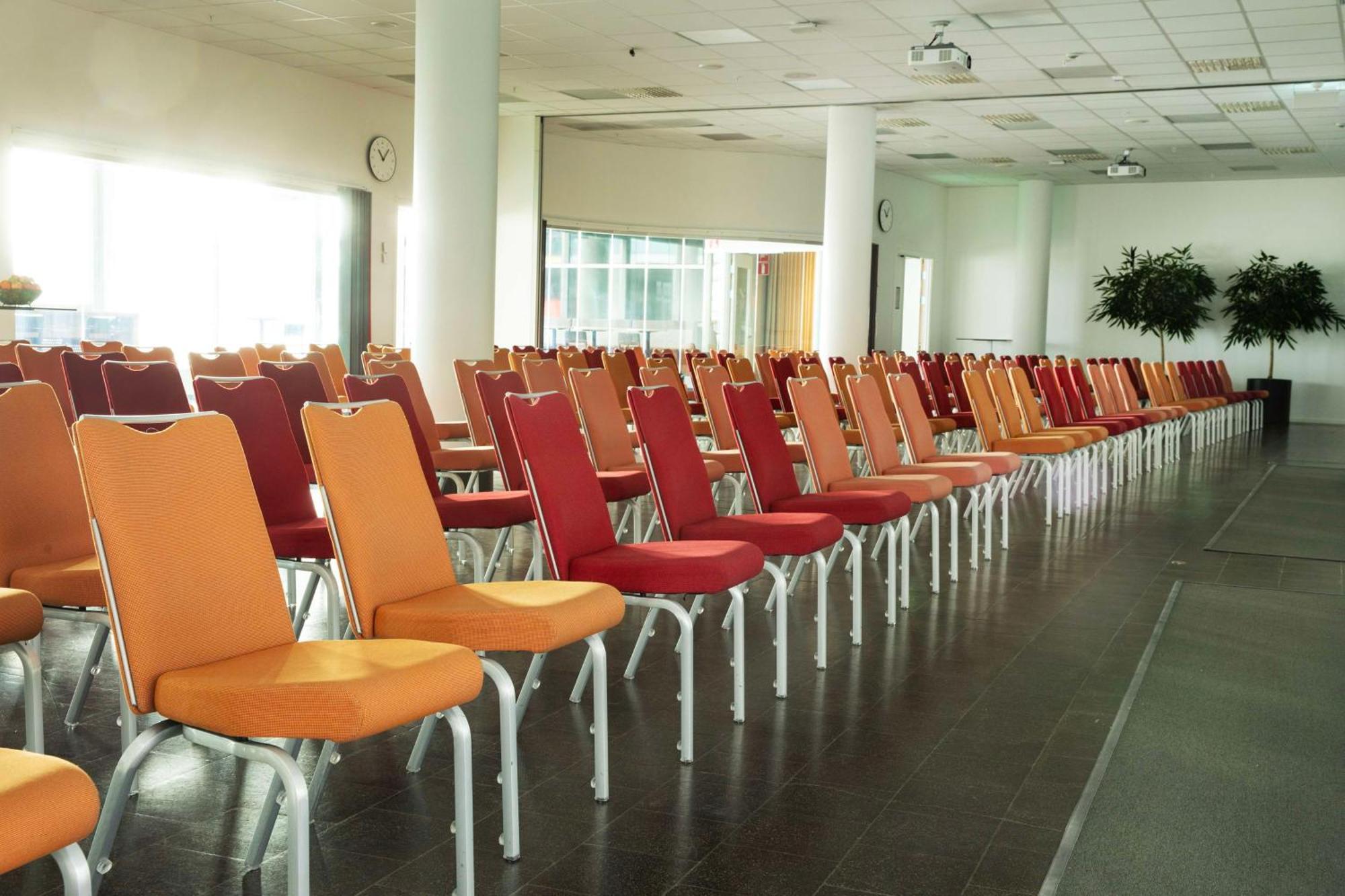 Radisson Blu Airport Terminal Hotel Arlanda Exterior photo The conference hall of the airport